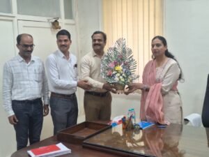एसटी महामंडळाच्या मुख्य सुरक्षा व दक्षता अधिकारीपदी आयपीएस प्रियांका नारनवरे रुजू