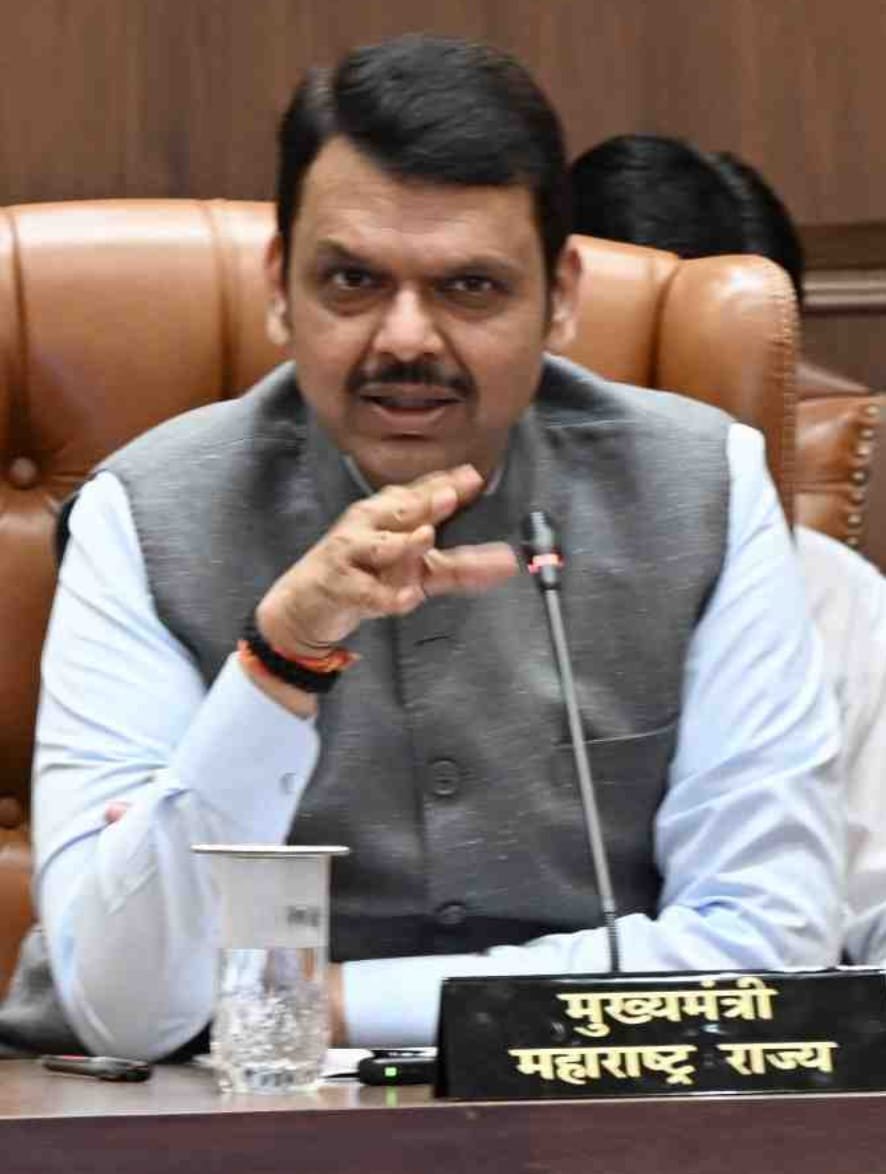 सायन रुग्णालयाला अत्याधुनिक बायोकेमिस्ट्री ब्लड अॅनालायझरची भेट; रुग्णांना मिळणार जलद व अचूक निदान सेवा मिळणार – मुख्यमंत्री