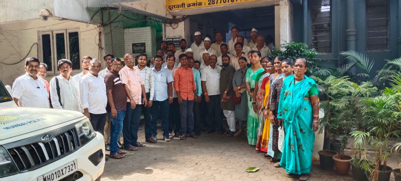 स्वर्गीय मनिषा प्रदीप गायकवाड यांना न्याय मिळावा; १०५ गाव समाजाचे पोलिस ठाण्यावर निवेदन