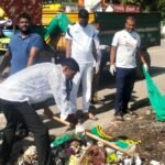 सातारा- कोरेगाव रस्त्यावर कचरा टाकणारे मोकाट,, उचलणारे चमकले…