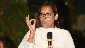 मोदानी सरकार ‘अदानी’वर मेहरबान; बेस्ट डेपो, निसर्ग उद्यान, मिठी नदीच्या परिसरासह मुंबईतील शेकडो एकर जमीन मोफत अदानीच्या खिशात – खा. वर्षा गायकवाड