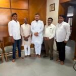 नामदेवराव पाटील यांची जिल्हाध्यक्षपदी निवड झाल्याबद्दल खा. विशाल पाटील यांच्याकडून शुभेच्छा; ज्येष्ठ नेते मोहनरावदादा कदम यांचेहि आशीर्वाद