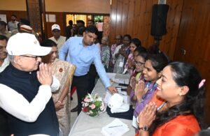 राज्यपालांच्या उपस्थितीत कचरावेचक महिलांसाठी टीबी मुक्त मुंबई अभियान
