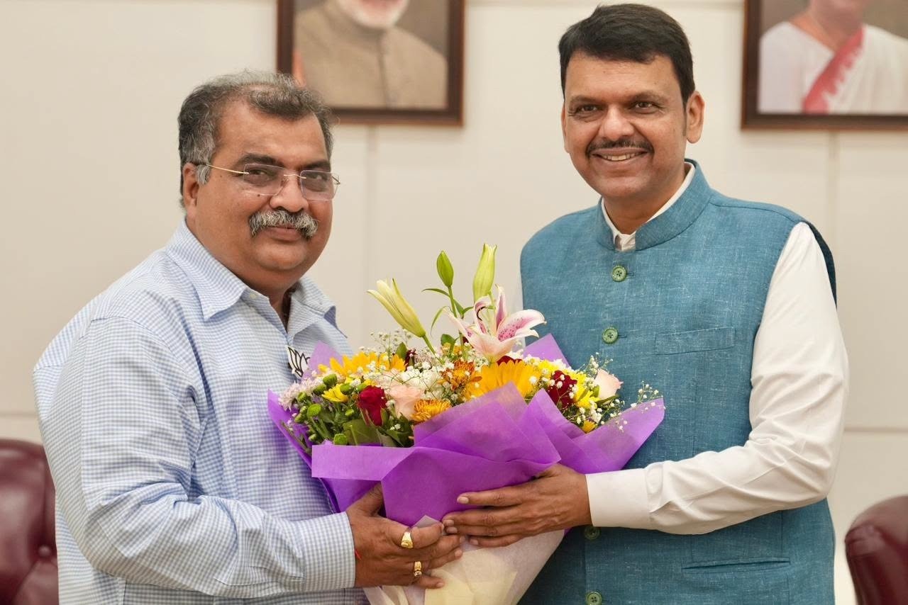 सर्वाधिक काळ मुख्यमंत्रीपद भूषवणाऱ्या यादीत देवेंद्र फडणवीस तिसऱ्या क्रमांकावर; प्रदेशाध्यक्ष रवींद्र चव्हाण यांनी केले अभिनंदन