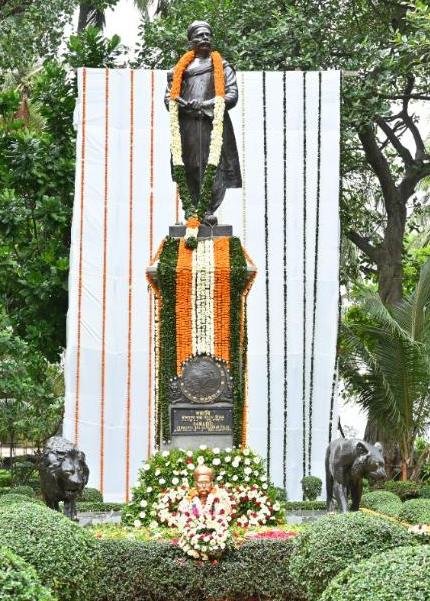 लोकमान्य टिळक यांच्या समाधी स्थानी झेंडावंदन ; २३ जुलै रोजी महापौर आणि आयुक्त करणार अभिवादन