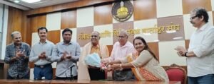 केवळ पत्रकारितेवर अवलंबून राहू नका, उत्पन्नाचे स्त्रोत शोधा ; डॉ सुकृत खांडेकर यांचा सल्ला
