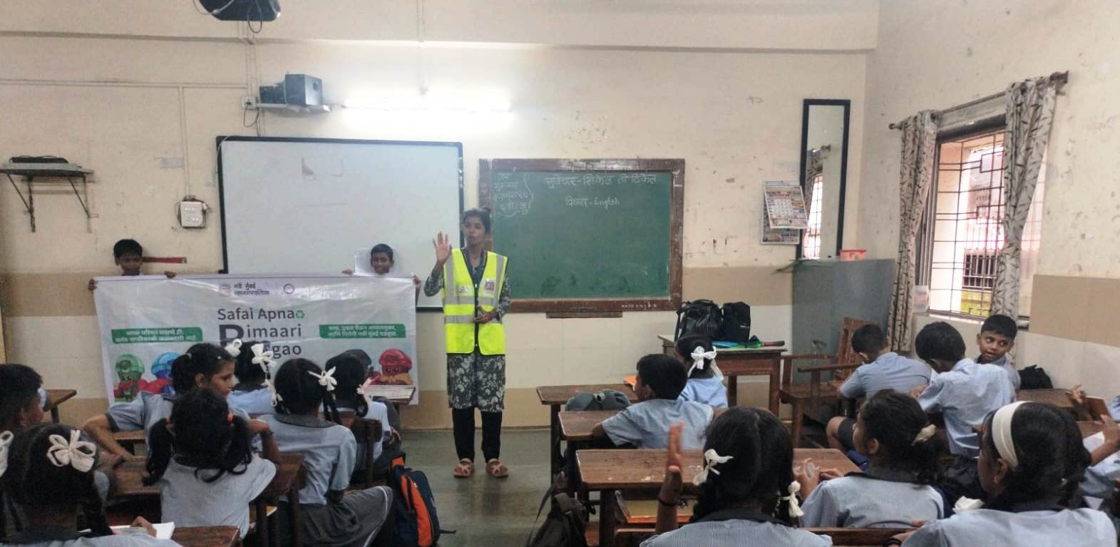 सफाई अपनाओ, बिमारी भगाओ अभियानात विद्यार्थी सहभागातून कचरा वर्गीकरण व जलसंचयन संदेश प्रसारण