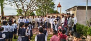 सलग चार वर्षे शाळेसाठी भरीव योगदान; अरविंद संपत खोत सहपरिवार यांचा सत्कार