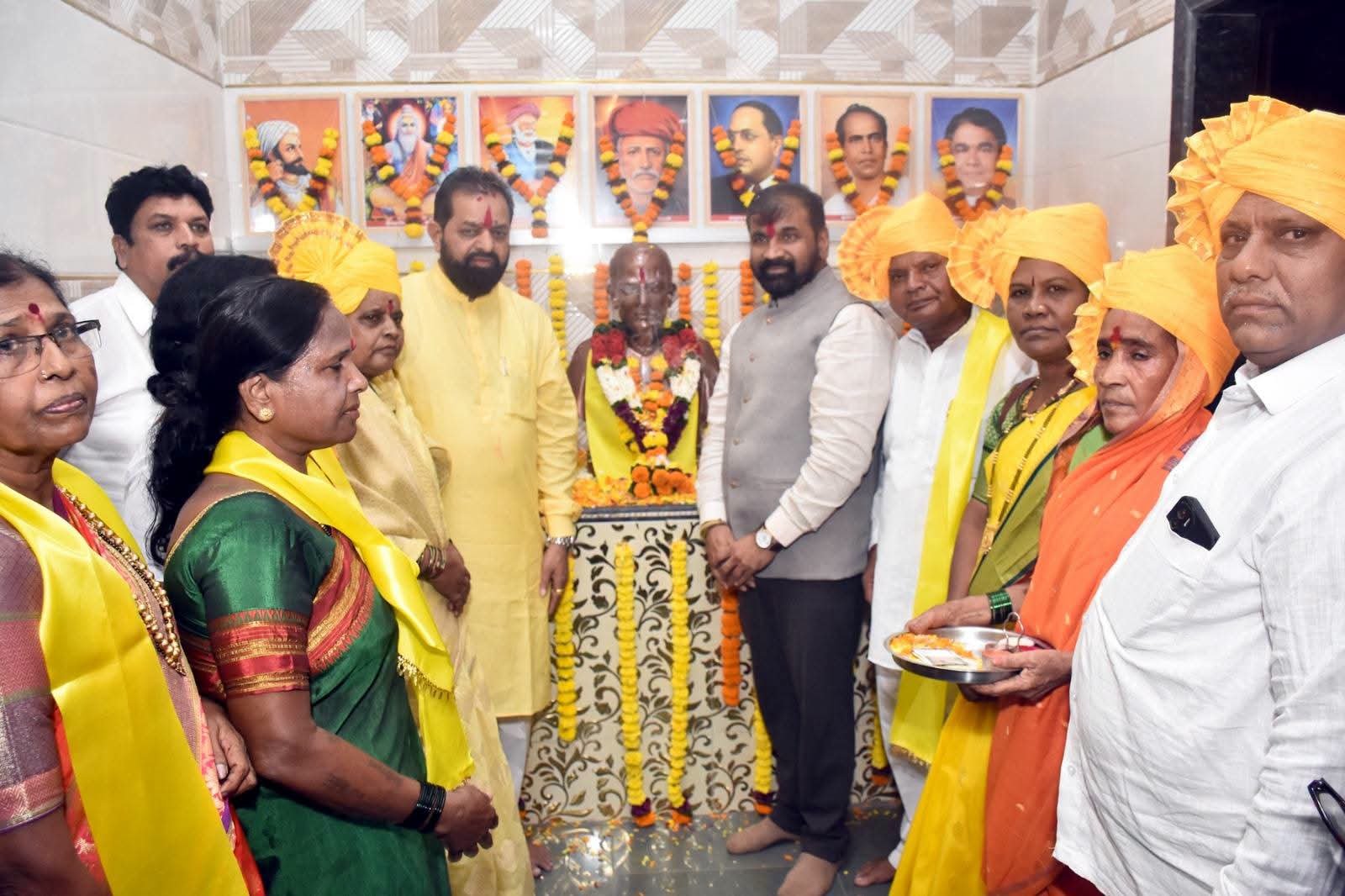संघर्षनगरमध्ये लोकशाहीर अण्णाभाऊ साठे समाजकल्याण केंद्राचा लोकार्पण सोहळा संपन्न
