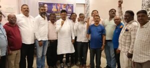 धारावीकरांना ५००, चाळी-इमारतीतील रहिवाशांना १,००० चौ. फुटांची घरे द्या ;  मास्टर प्लॅन व पुनर्वसनाची कायदेशीर हमी मिळेपर्यंत करार न करण्याचे आवाहन