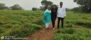 कास पठारावर कमी फुलांनी पर्यटकांनी साजरा केला एप्रिल फुल….