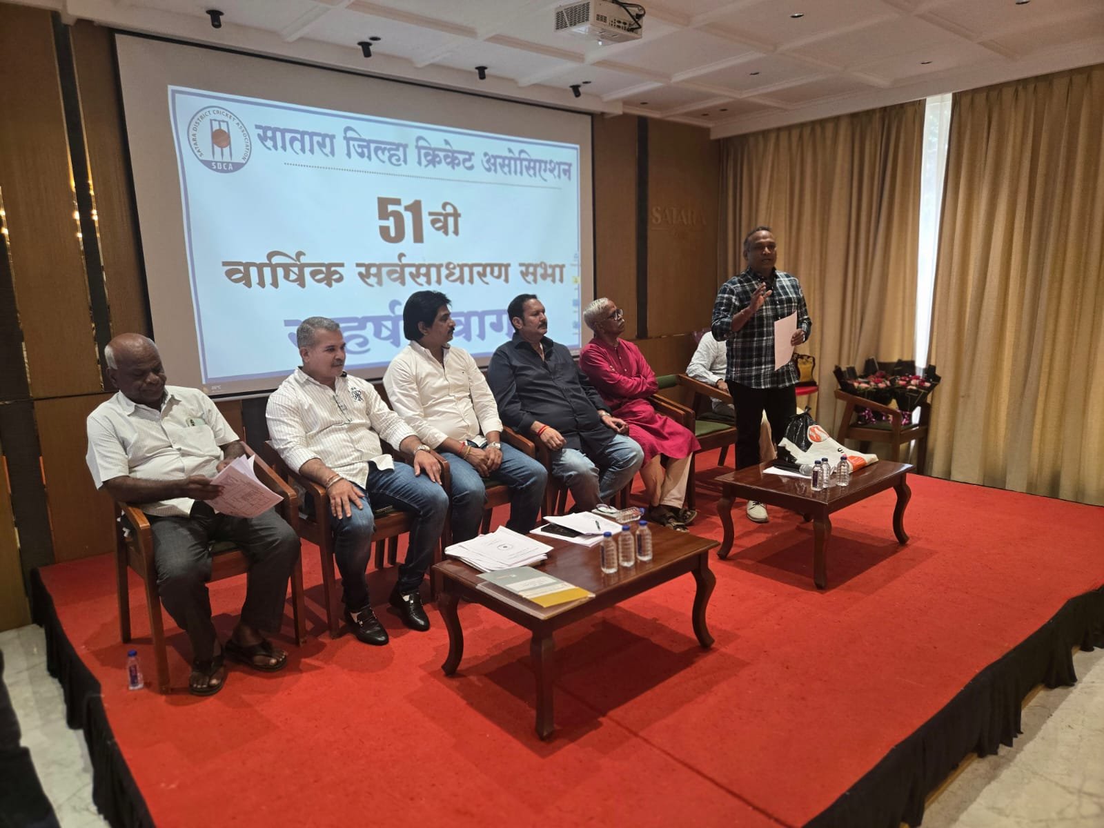 सातार्‍यात स्वतंत्र क्रिकेट स्टेडियमसाठी पाठपुरावा करणार;  क्रिकेटपटू व क्रिकेटप्रेमींच्या मागणीला खा. उदयनराजेंचा सकारात्मक प्रतिसाद