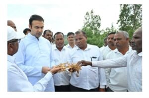 कराड दक्षिणमधील दुष्काळी परिस्थितीची आ. अतुलबाबा भोसले यांच्याकडून पाहणी