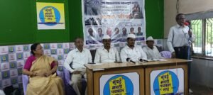 गिरणी कामगारांच्या घरांचा प्रश्न तातडीने सोडवा; न्यायालयीन आदेशाची अंमलबजावणी करण्याची मागणी