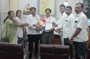 जिल्हा विशेष लेखापरीक्षक श्रीधर कोल्हापुरे यांचा शेतकऱ्यांनी केला सत्कार…