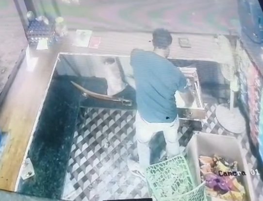 सरताळे येथे दारू धंद्याच्या धाडीसोबत रोख रक्कम गल्ल्यातून लंपास केल्याची तक्रार…