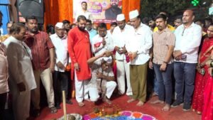 एचडीआयएल प्रिमिअर वसाहतीतील विकासकामांचा आमदार दिलीप लांडे यांच्या हस्ते शुभारंभ  इमारत क्रमांक ४ चे नूतनीकरण, रस्ते व गटारांच्या कामांना सुरुवात